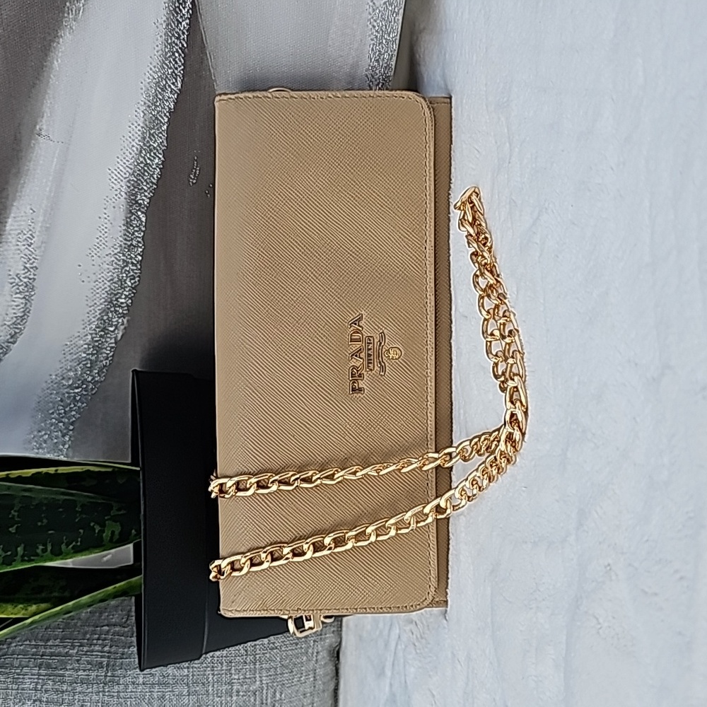 Prada WOC